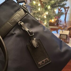 TUMI Navy bag with Black Leather Accents and Shoulder Strap Slim Laptop Bag 💼 🆕